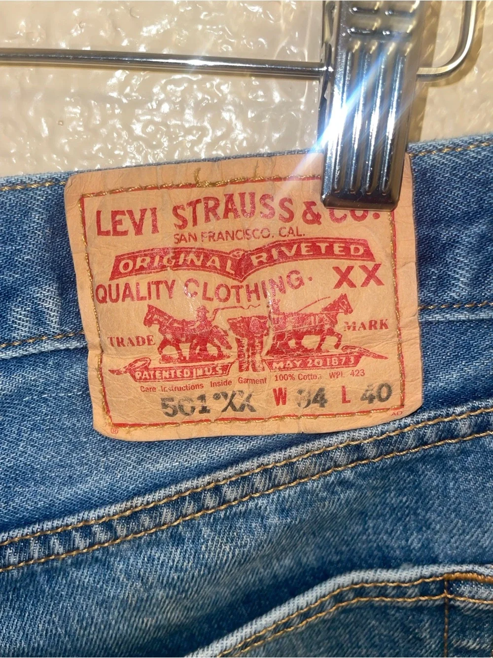 Levi's 501 Men's Straight Jeans in Medium Blue